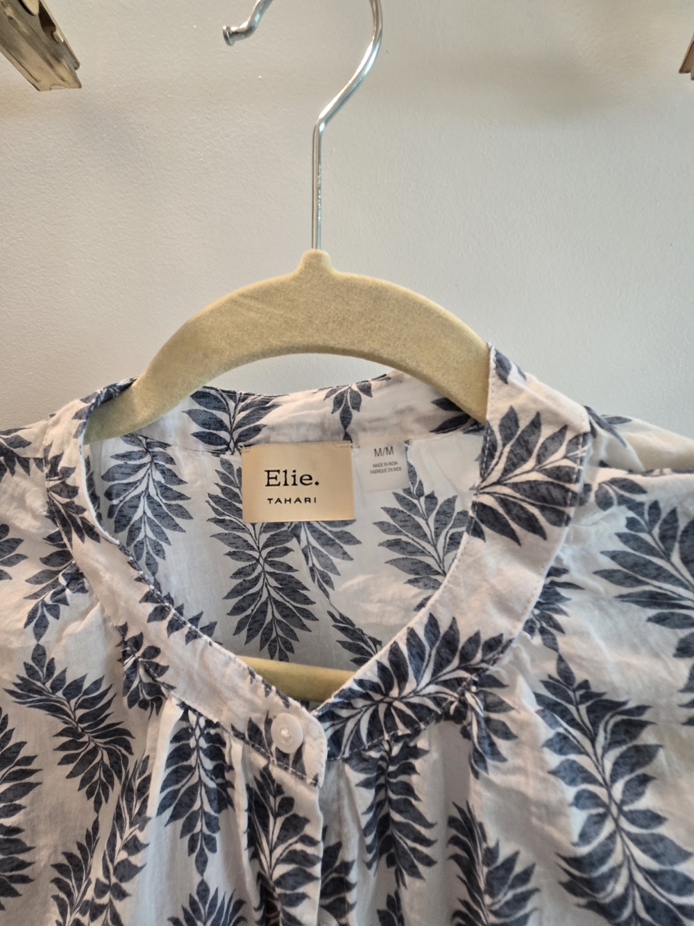 Elie Tahari White Blouse with Navy Leaf Print - Picture 2 of 4